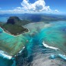 Подводный водопад острова Маврикий.